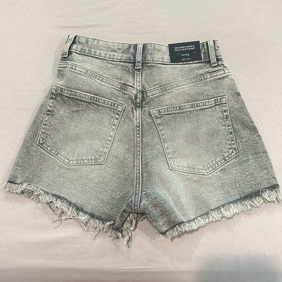 h&m vintage gray jean shorts !! - Picture 2 of 5